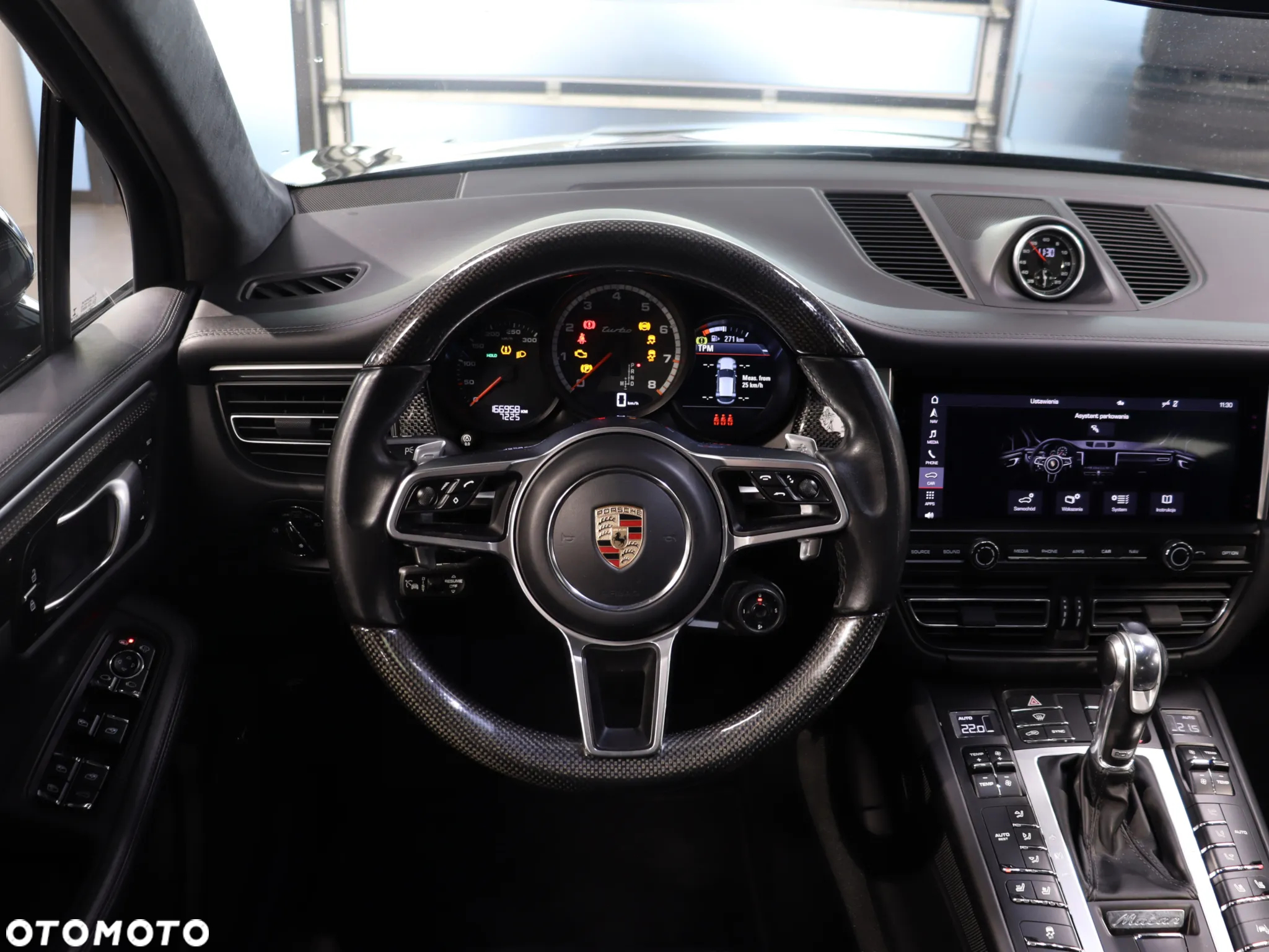 Porsche Macan Turbo - 19