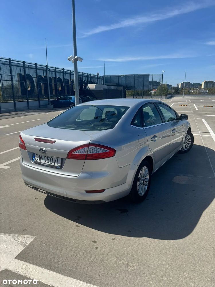 Ford Mondeo 2.0 Ghia X100 / X - 2