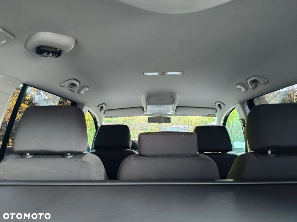 Volkswagen Touran - 16