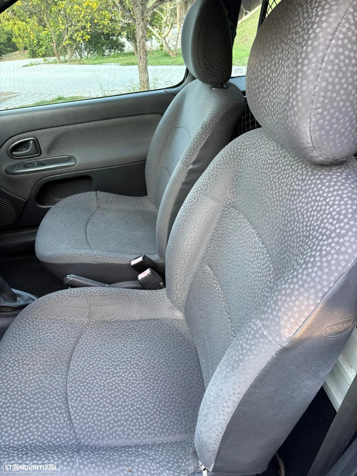 Renault Clio - 10