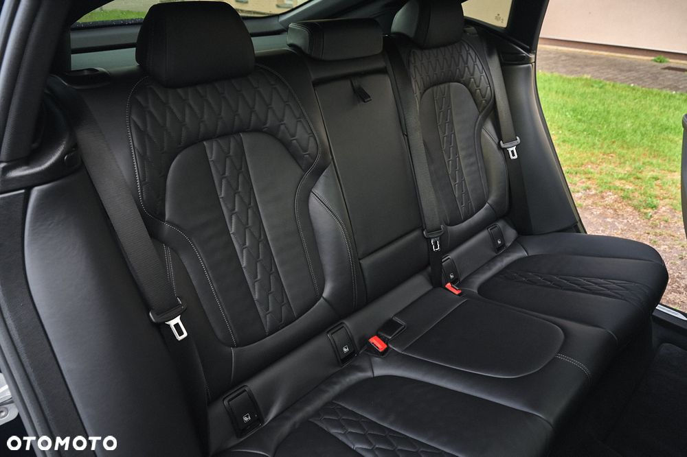 BMW X6M - 29