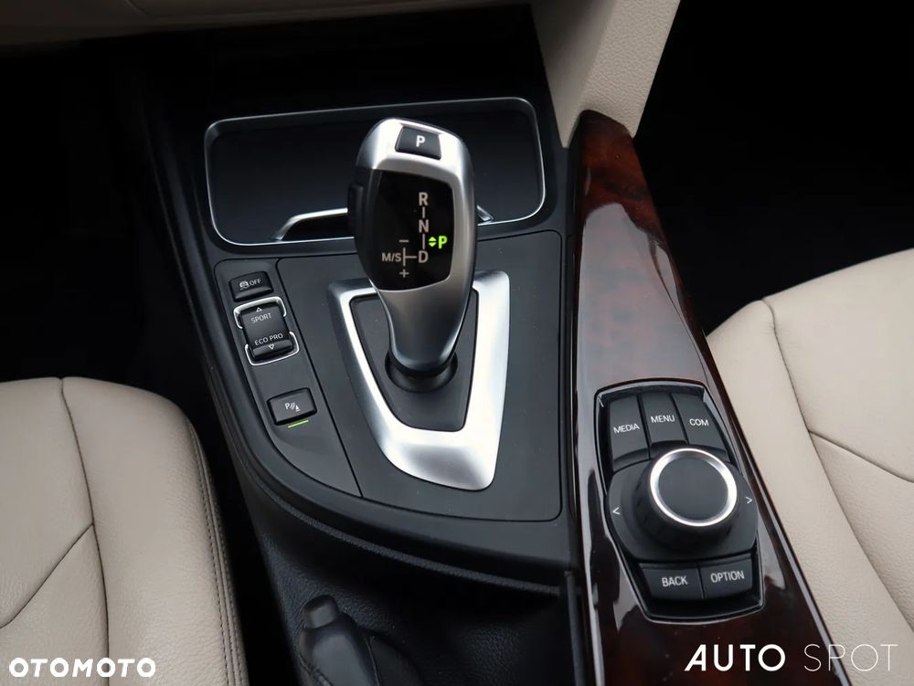 BMW Seria 3 320d xDrive Advantage - 36