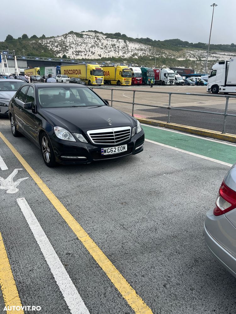 Mercedes-Benz E 220 CDI DPF BlueEFFICIENCY - 1