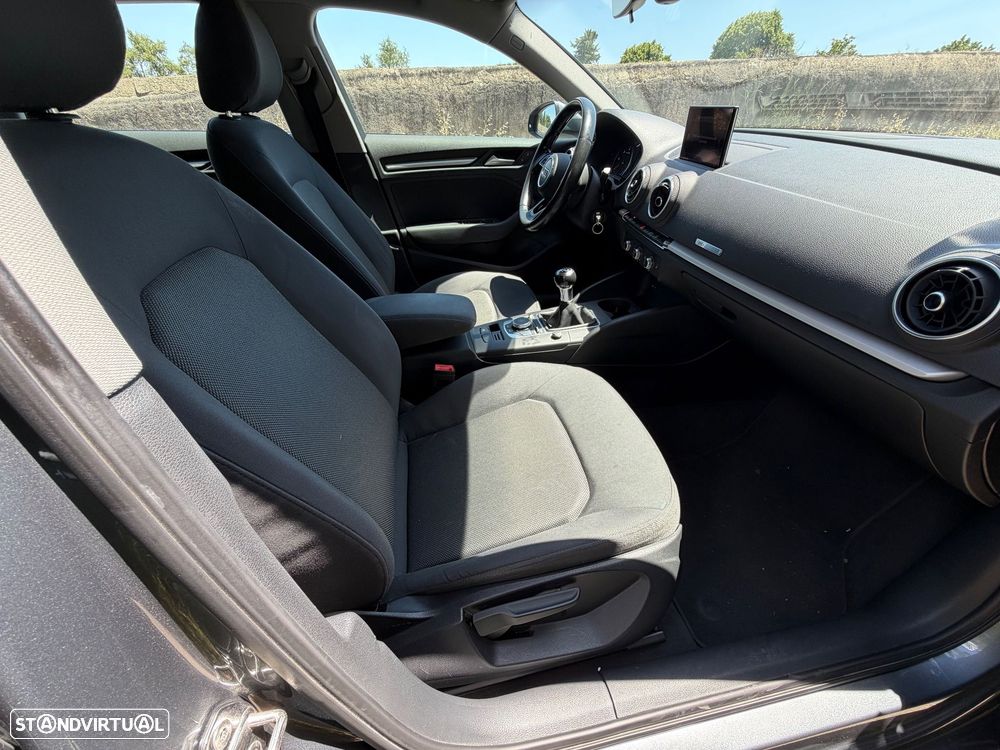 Audi A3 Sportback 1.6 TDI Advance Ultra - 12
