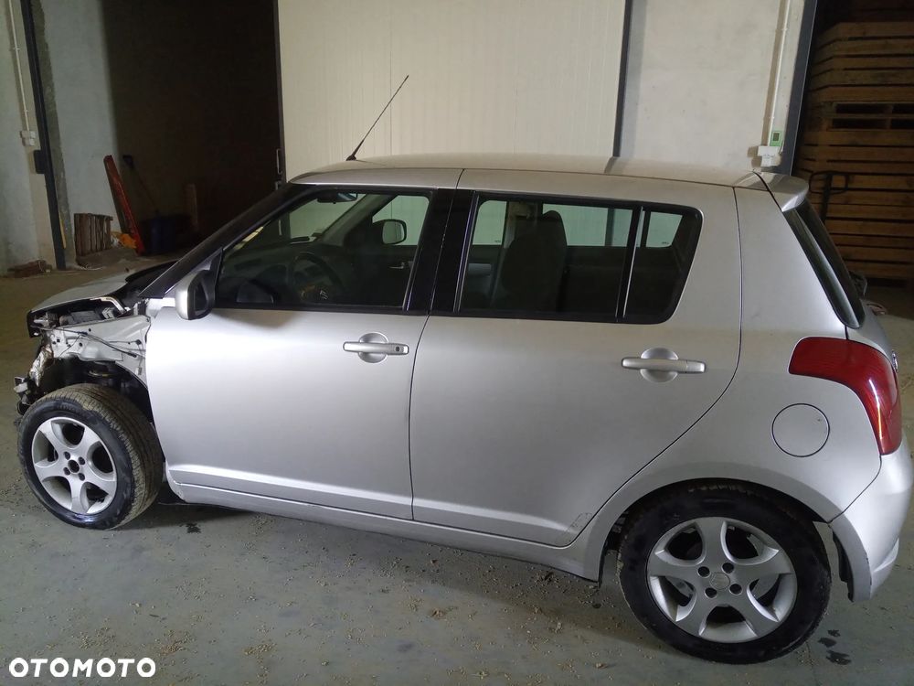 Suzuki Swift 1.3 DDiS 16v GLX - 5