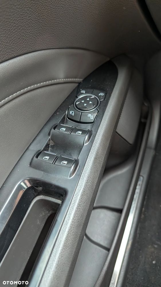 Ford Mondeo 2.0 TDCi ST-Line PowerShift - 26