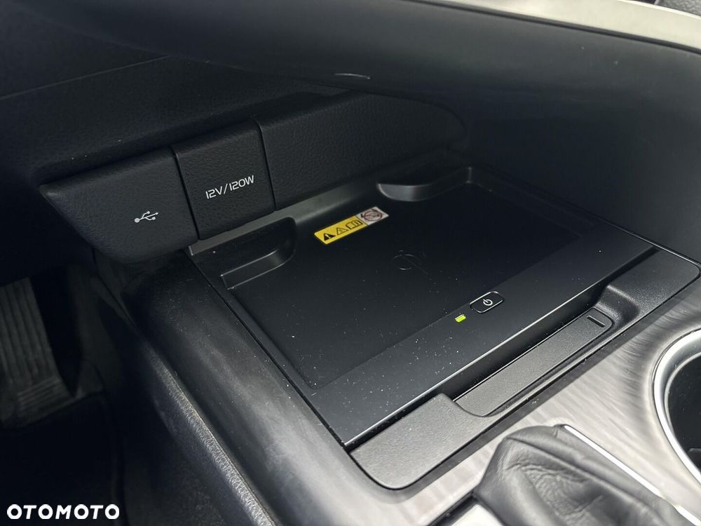 Toyota Camry 2.5 Hybrid Executive CVT - 32