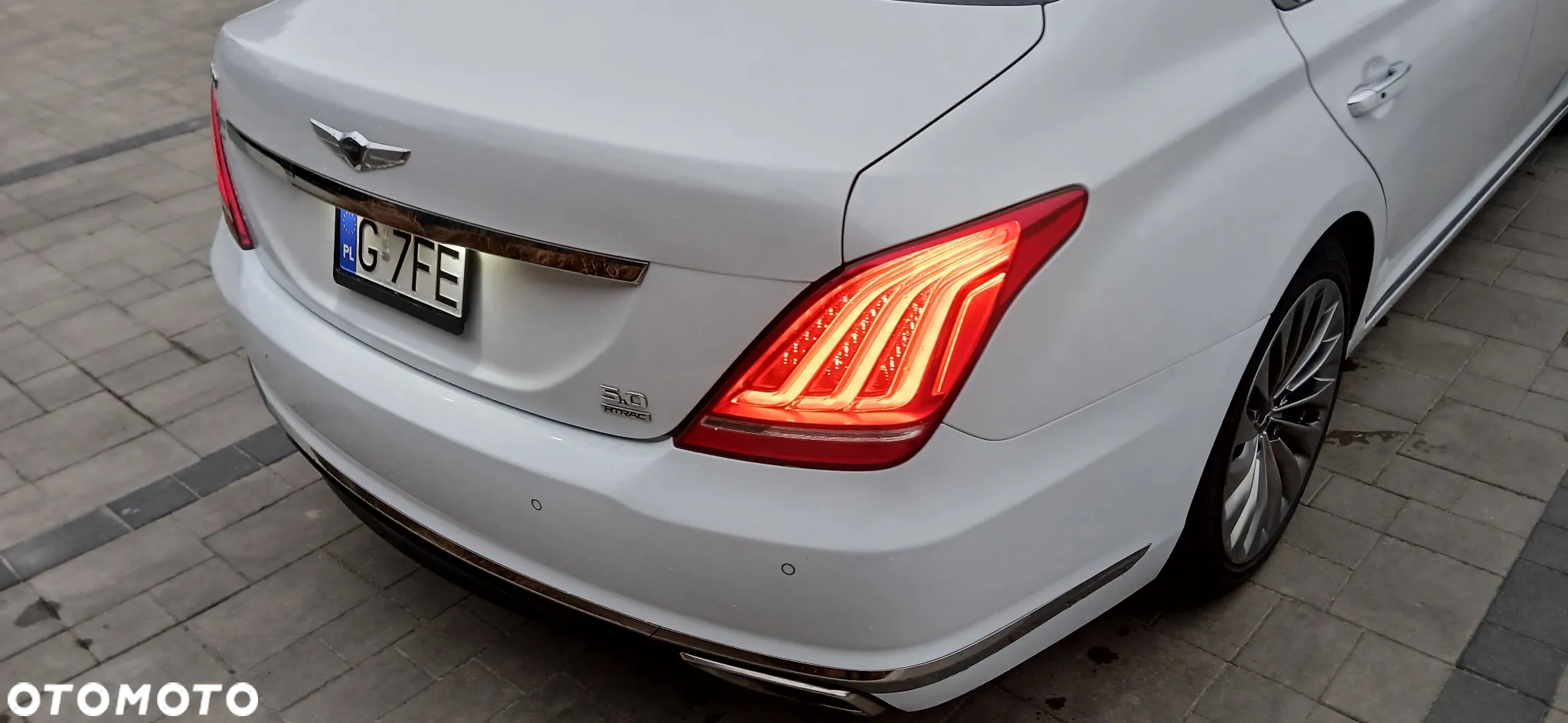 Genesis G90 - 13