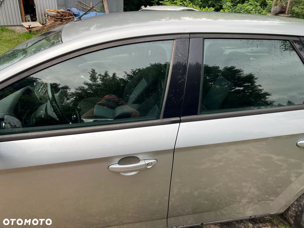 Ford Mondeo 2.5 Ghia - 23