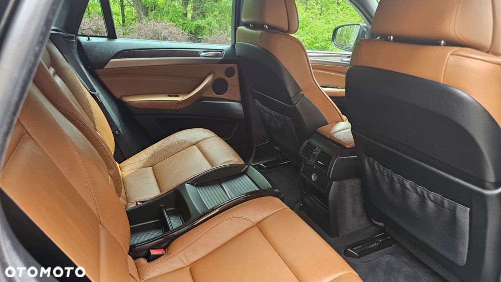 BMW X6 50i xDrive - 9