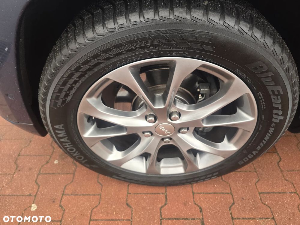 Jeep Grand Cherokee 5.7 V8 HEMI Overland Summit - 11