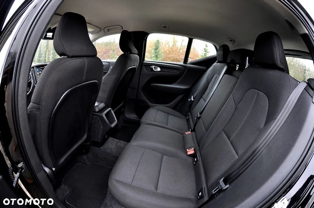 Volvo XC 40 T3 Momentum Pro - 25