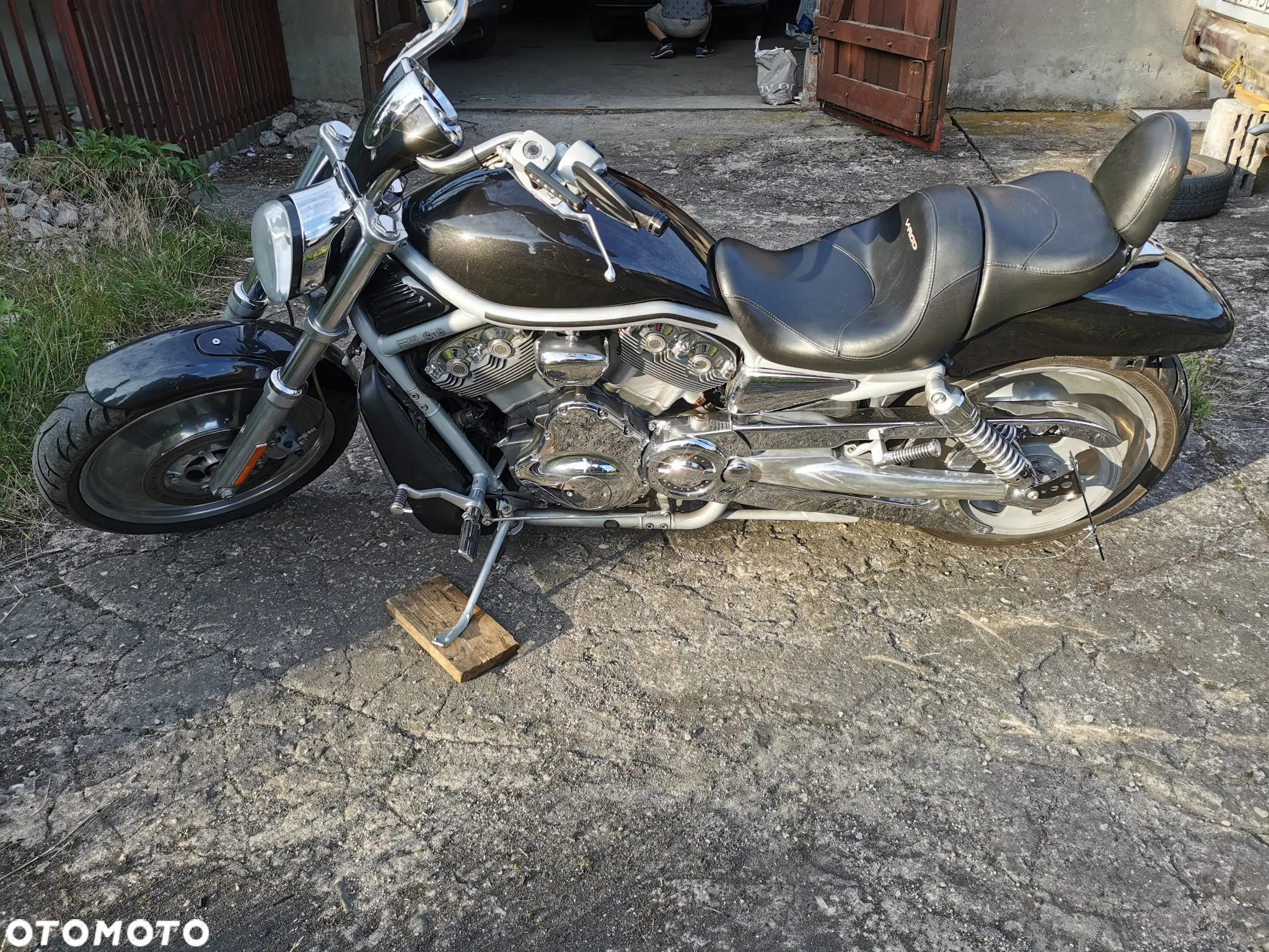 Harley-Davidson V-Rod Street Rod - 2