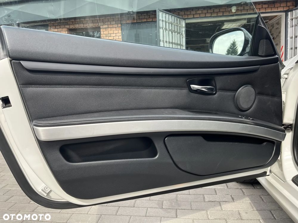 BMW Seria 3 320d DPF M Sport Edition - 21