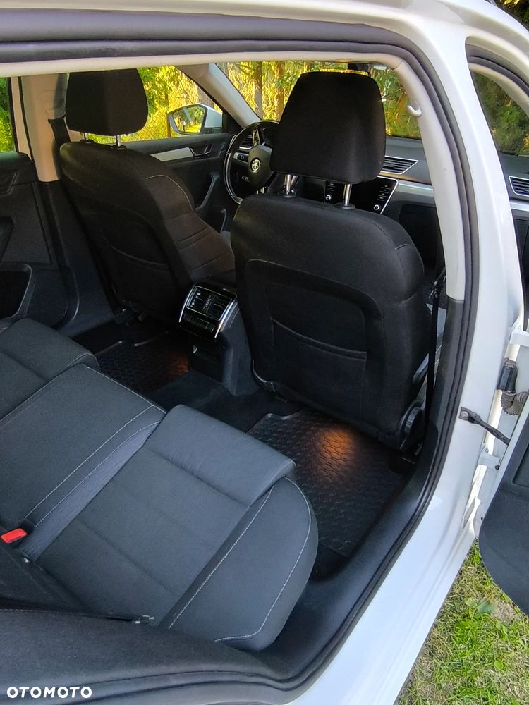 Skoda Superb 2.0 TDI Ambition DSG - 6