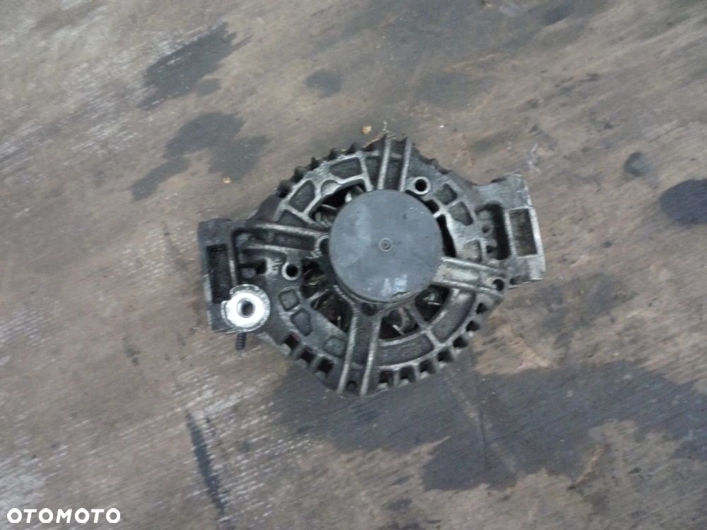 BMW E90 2.0 B ALTERNATOR - 4