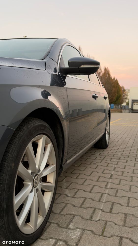 Volkswagen Passat - 14