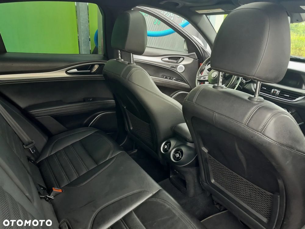 Alfa Romeo Stelvio 2.0 Turbo TI Q4 - 15