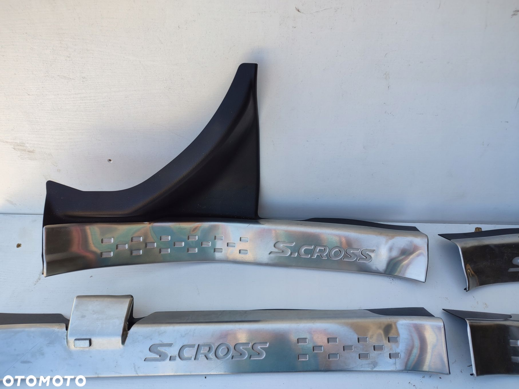 Listwa progowa komplet SUZUKI SX4 S-CROSS EUROPA 2013 - 2