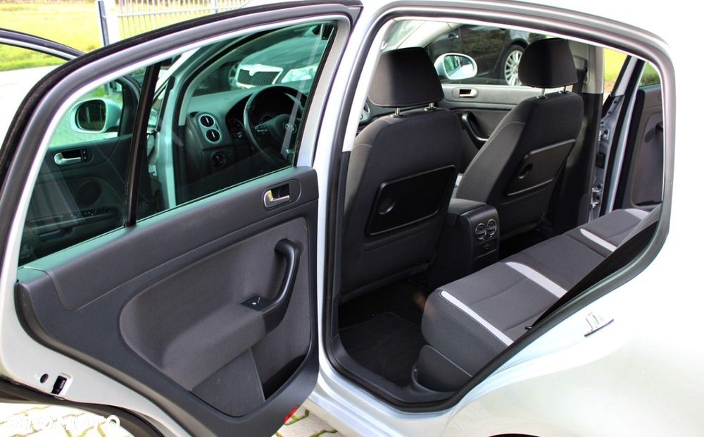 Volkswagen Golf Plus - 12