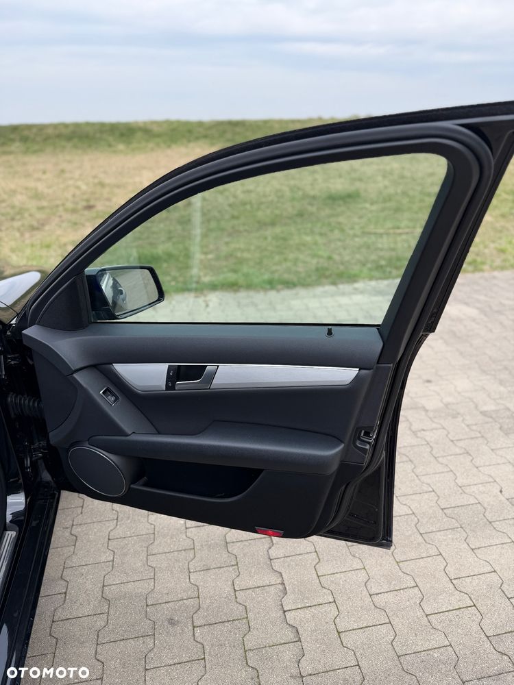 Mercedes-Benz Klasa C 180 (BlueEFFICIENCY) 7G-TRONIC Avantgarde - 20