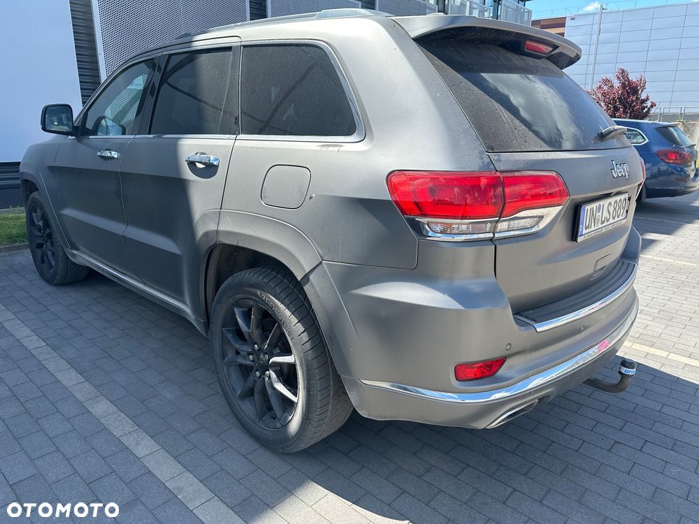 Jeep Grand Cherokee - 25
