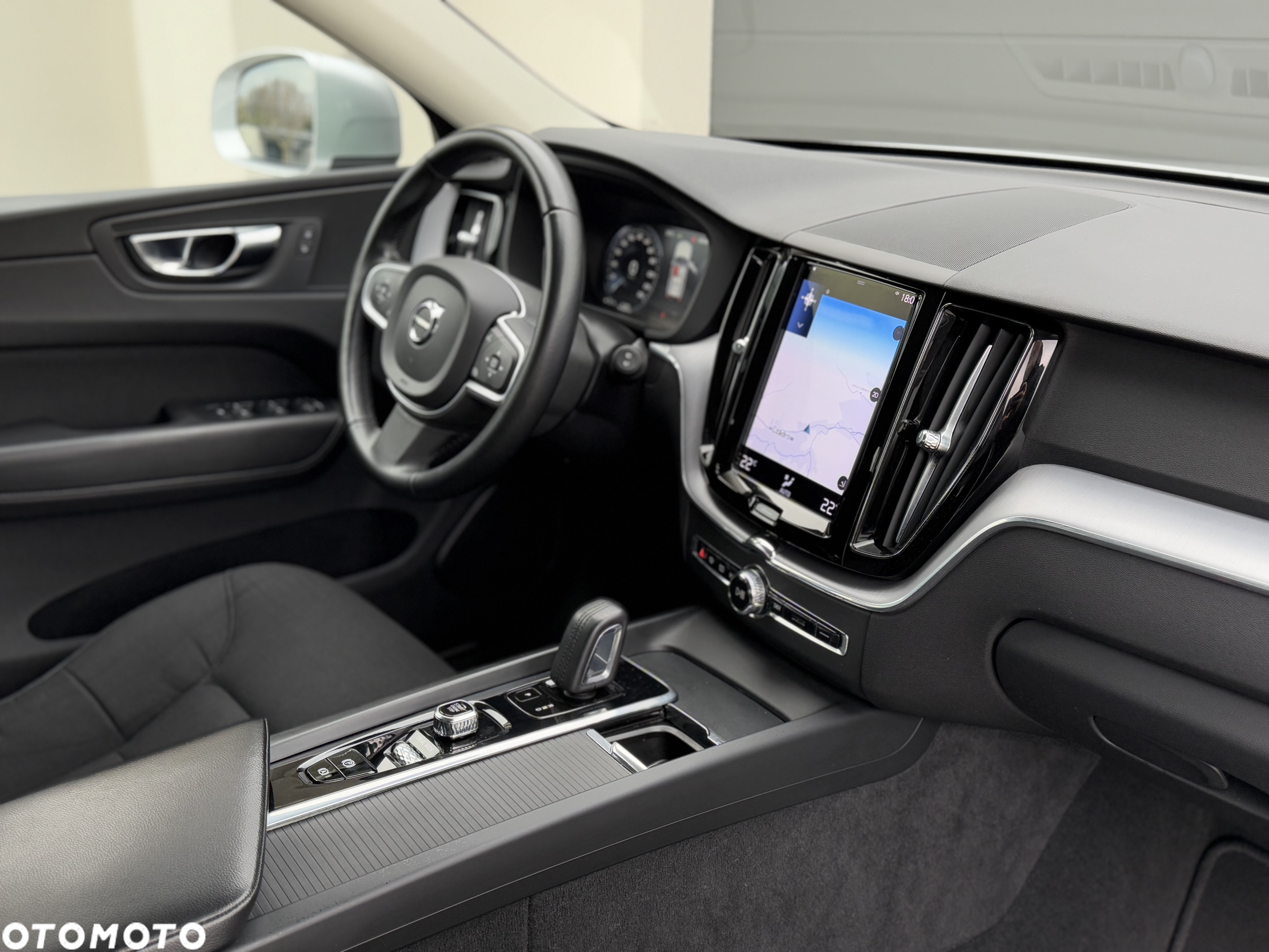 Volvo XC 60 B4 D Geartronic Momentum Pro - 25