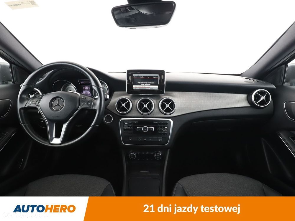 Mercedes-Benz GLA - 12
