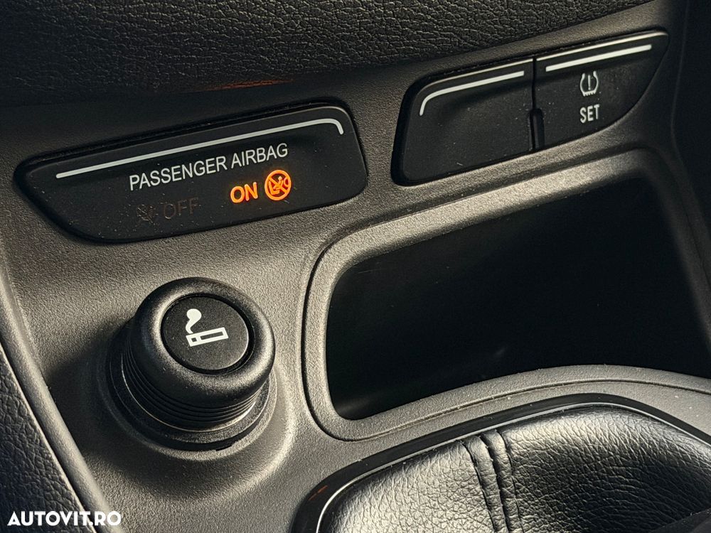 Ford Tourneo Courier 1.0 EcoBoost S&S Trend - 24