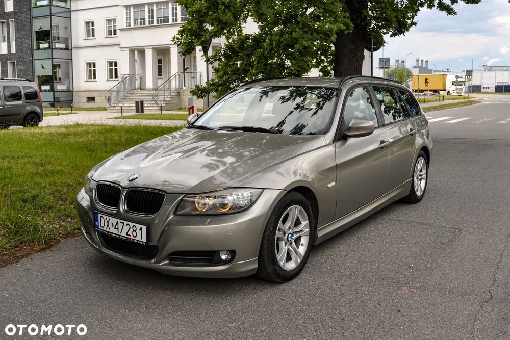 BMW Seria 3 320d DPF Efficient Dynamics Edition - 1
