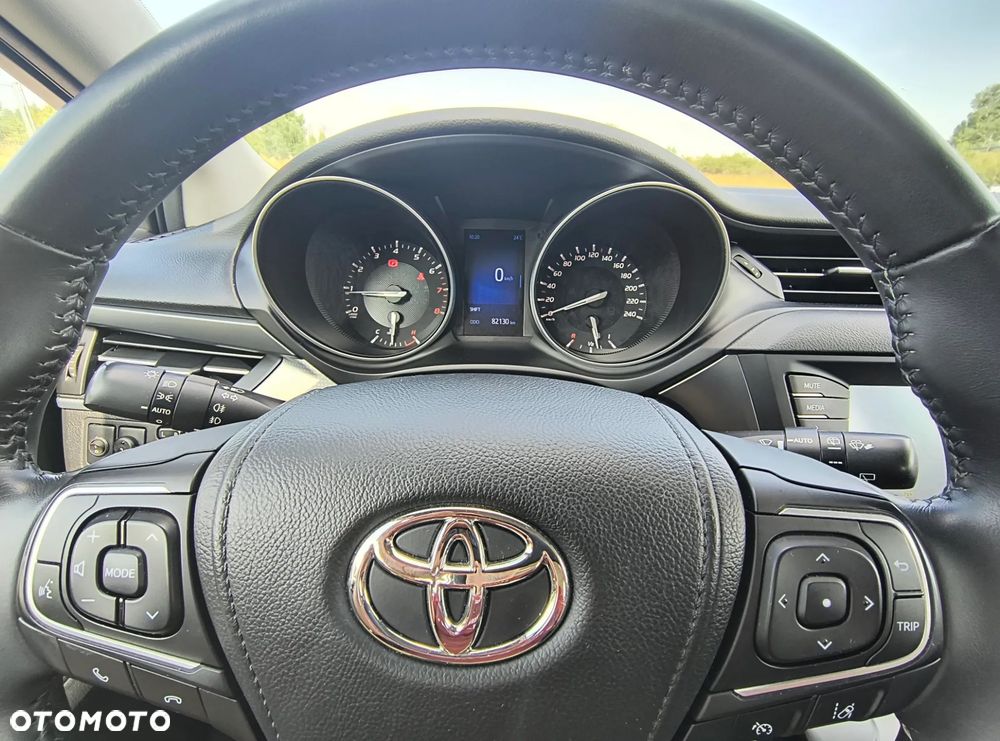 Toyota Avensis 1.8 Premium - 11