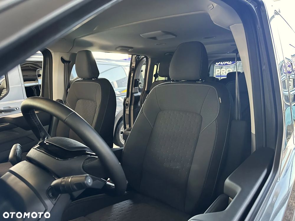 Ford Tourneo Custom - 18