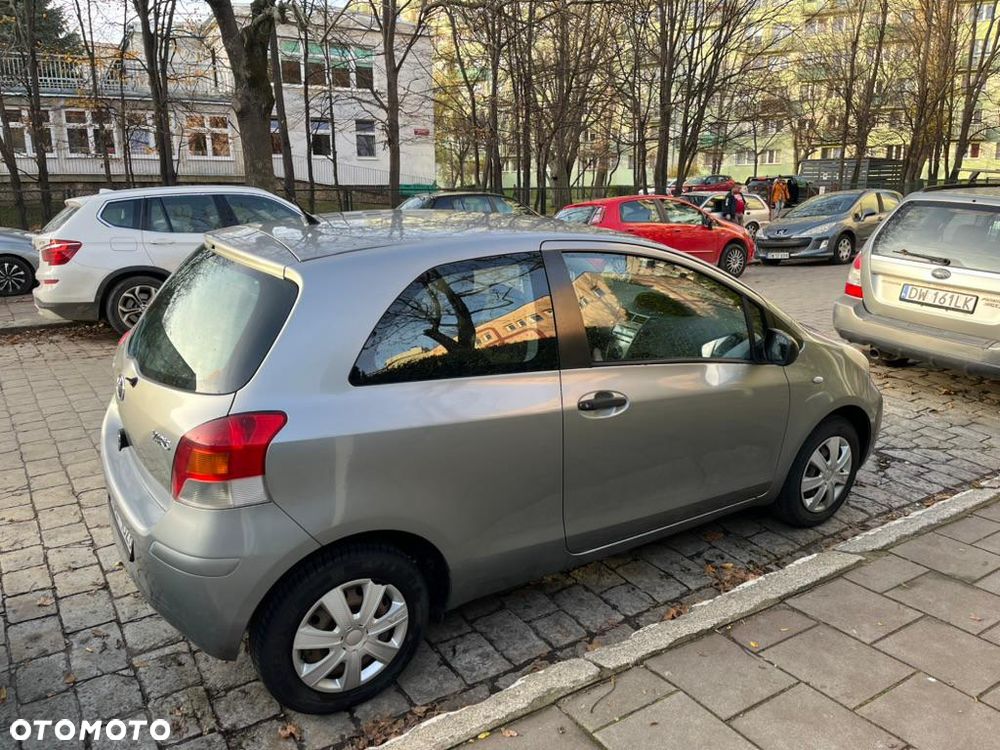 Toyota Yaris 1.0 Entry - 3