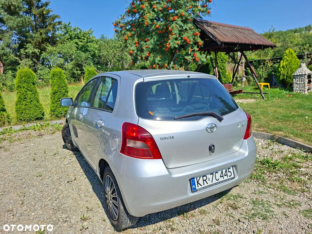 Toyota Yaris - 2