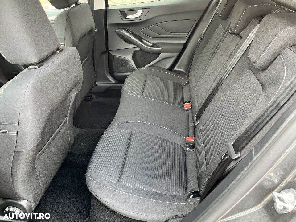 Ford Focus - 10
