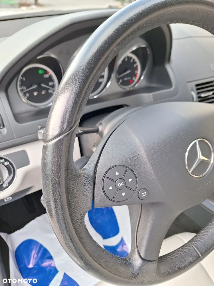Mercedes-Benz Klasa C 250 CGI BlueEff Elegance - 14