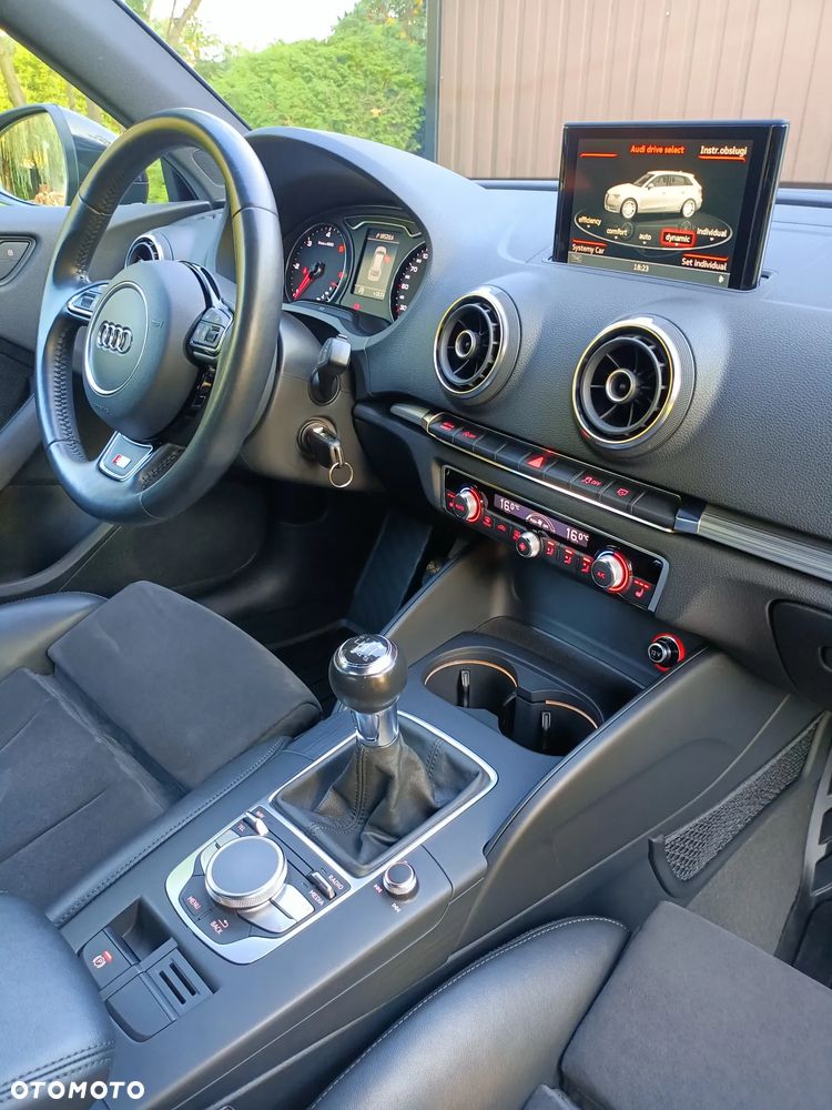 Audi A3 Sportback 2.0 TDI S line Sportpaket - 33