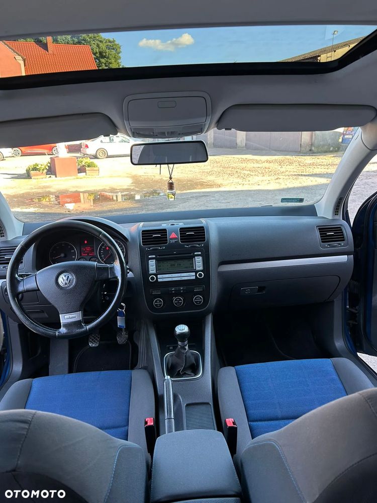 Volkswagen Golf 1.6 FSI Tour - 16