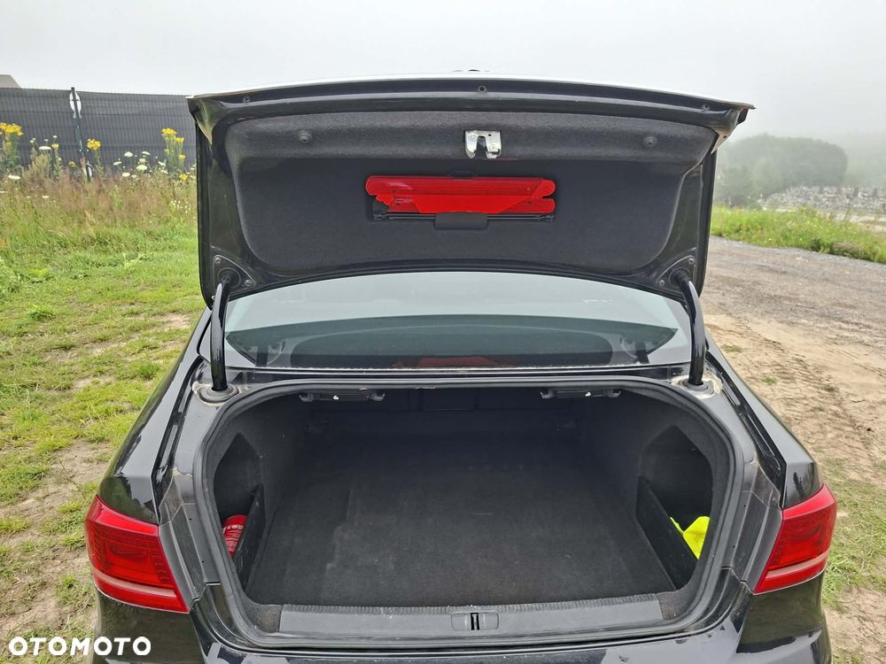 Volkswagen Passat - 3