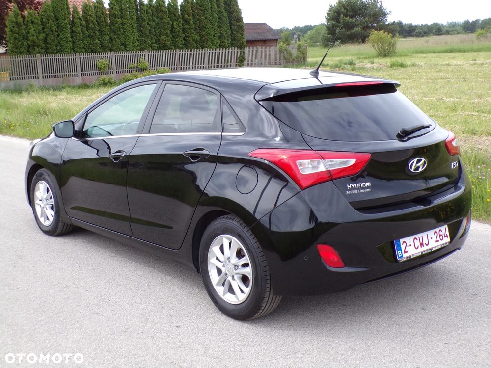 Hyundai i30 blue 1.6 CRDi Passion - 7