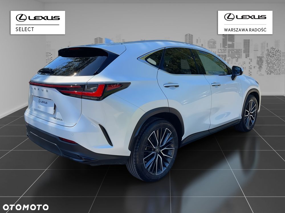 Lexus NX 350h Omotenashi AWD - 3