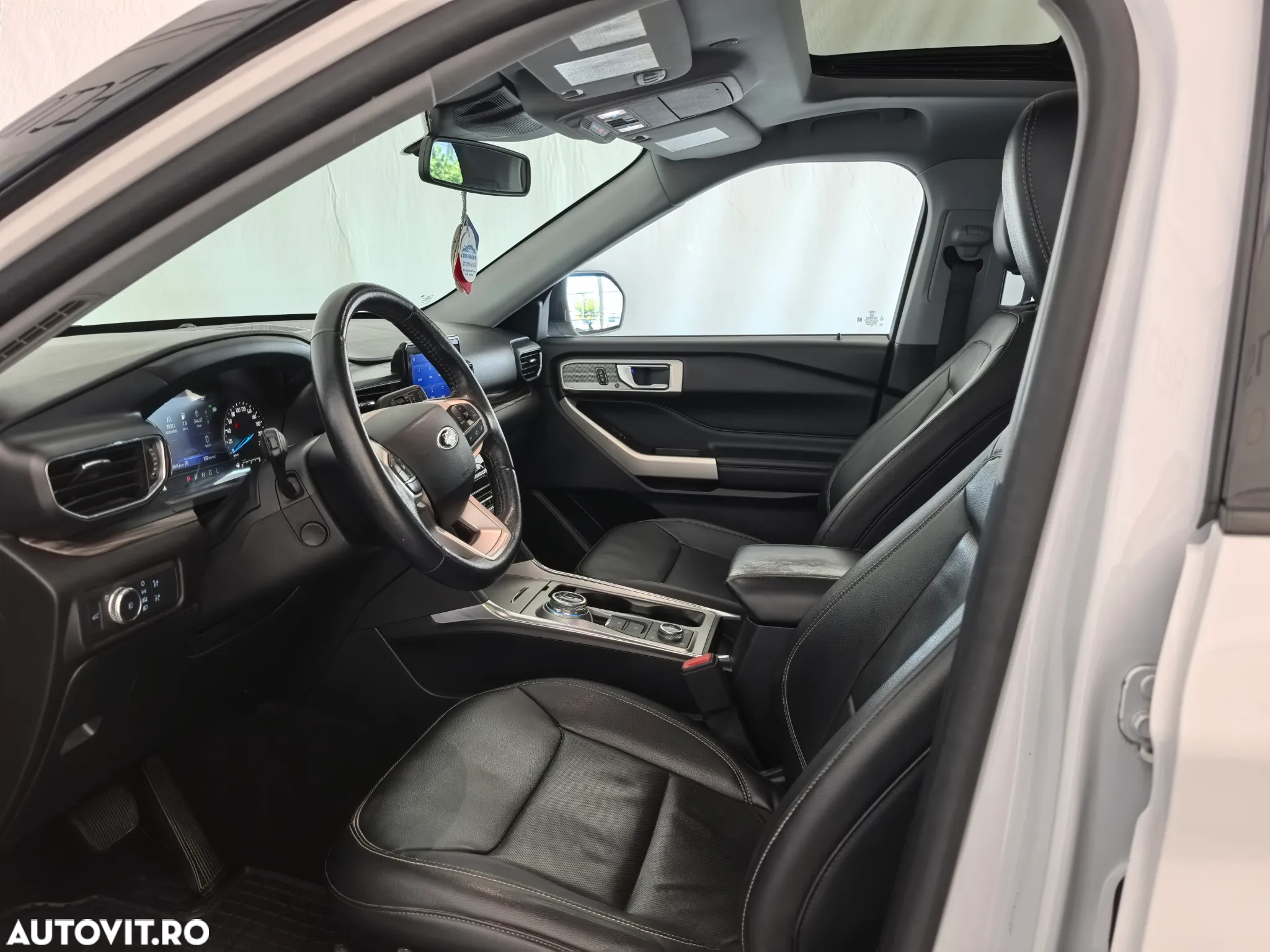 Ford Explorer - 11
