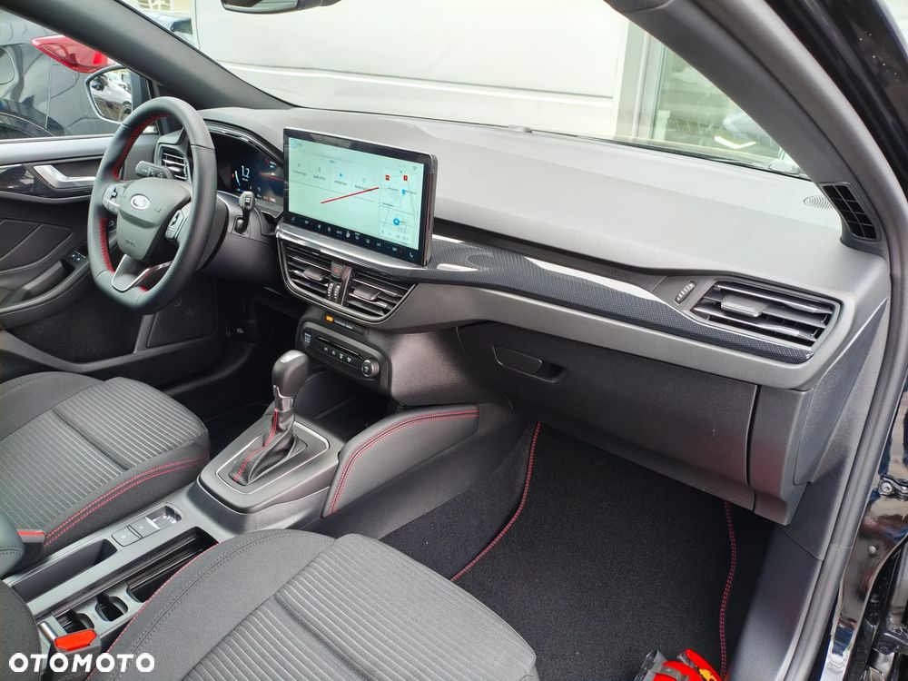 Ford Focus 1.0 EcoBoost mHEV ST-Line X - 34