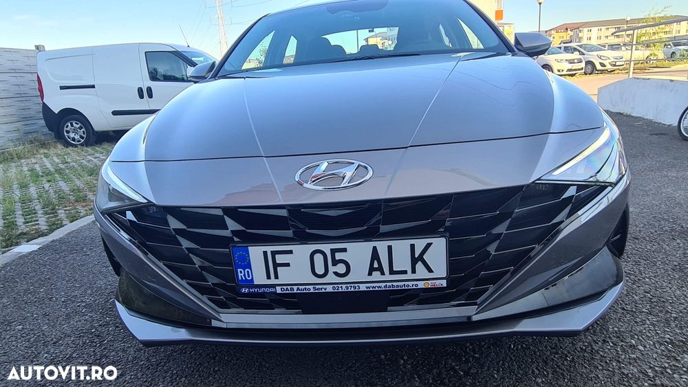 Hyundai Elantra 1.6 l 123 CP 6MT Highway - 8