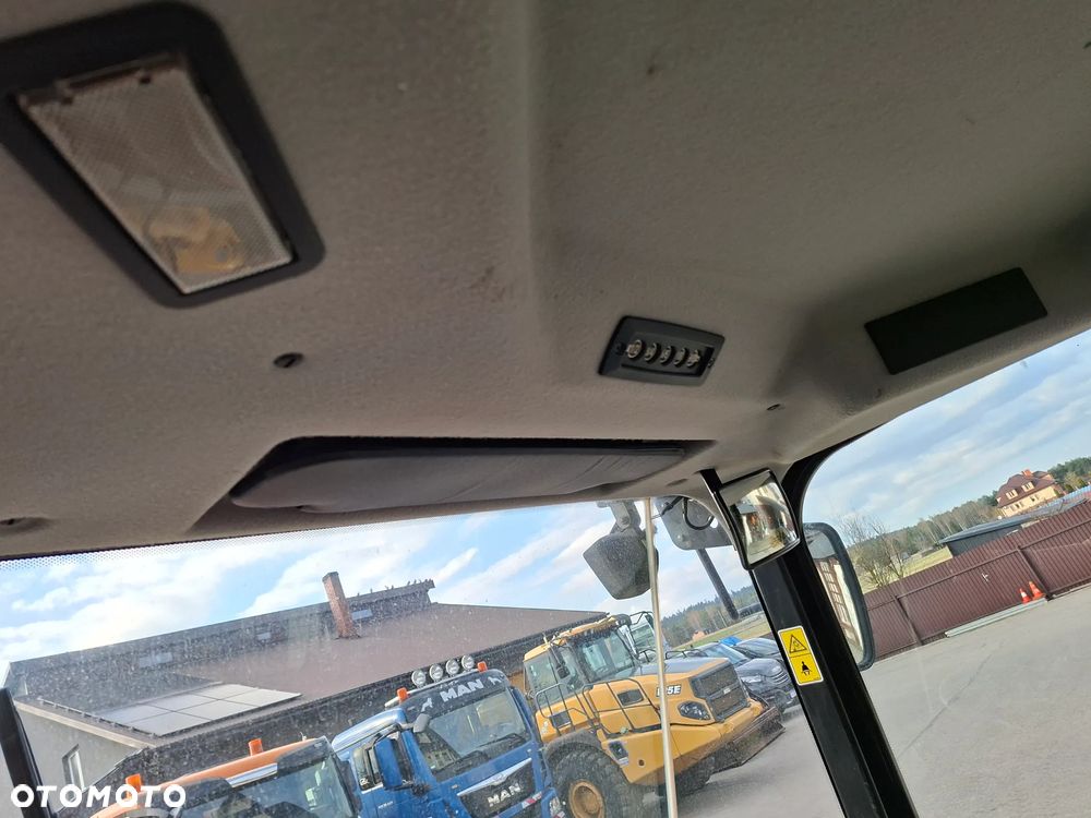 Caterpillar CAT 906 M - 32