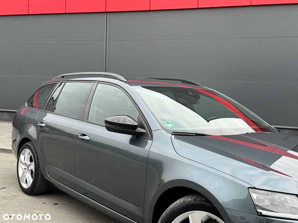 Skoda Octavia 2.0 TDI SCR RS DSG - 18