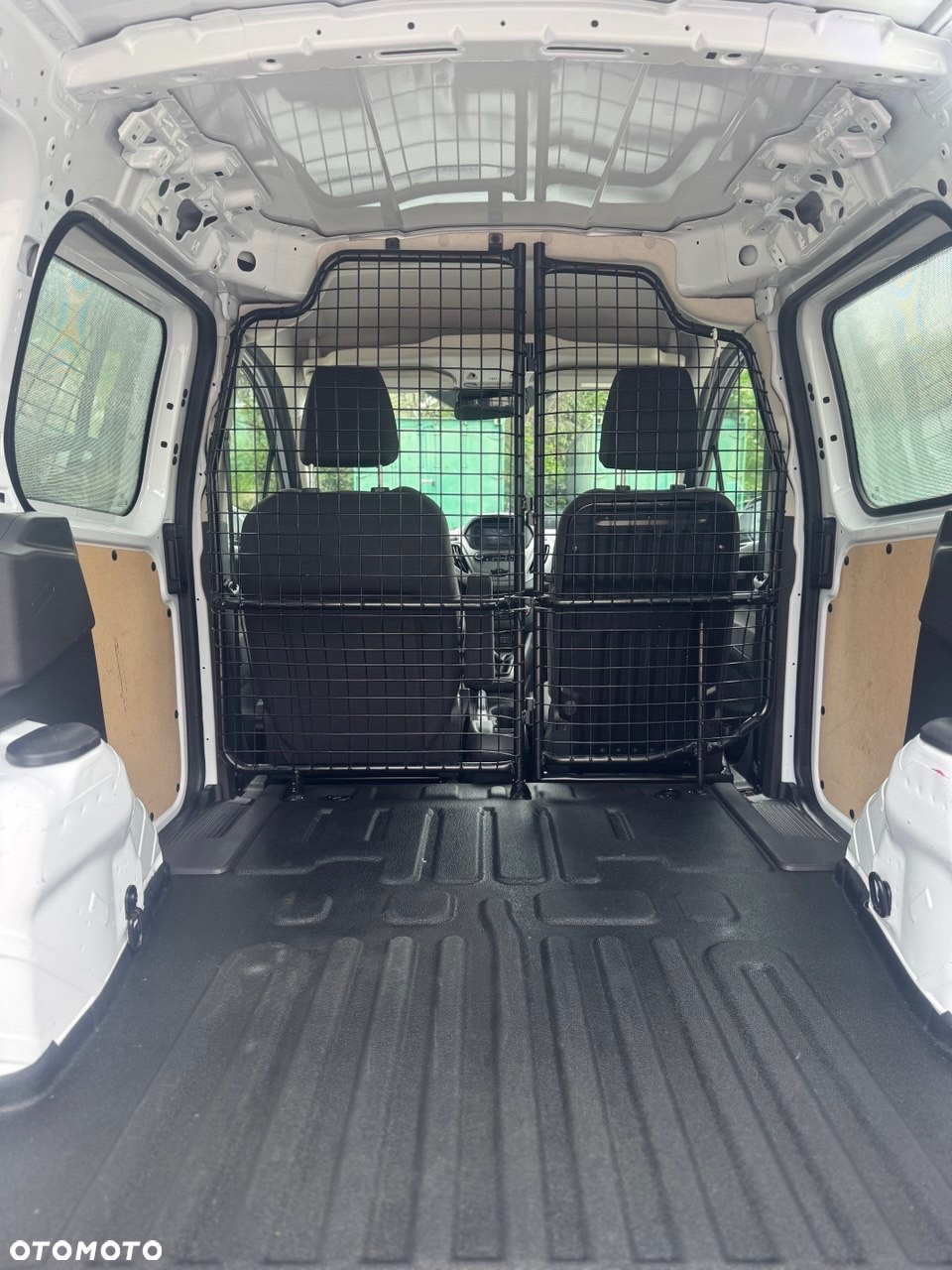Ford transit courier - 15