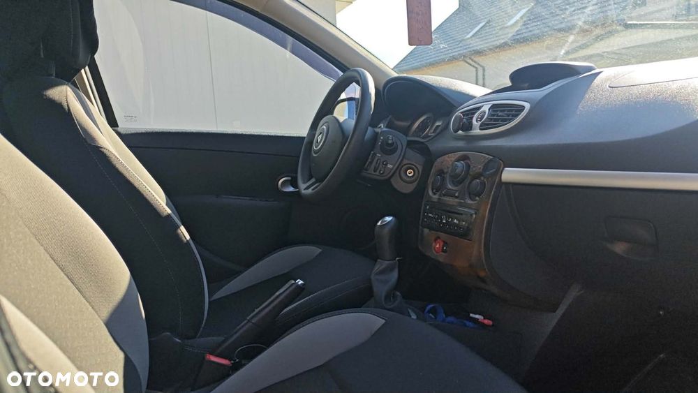Renault Clio 1.2 16V Dynamique - 11