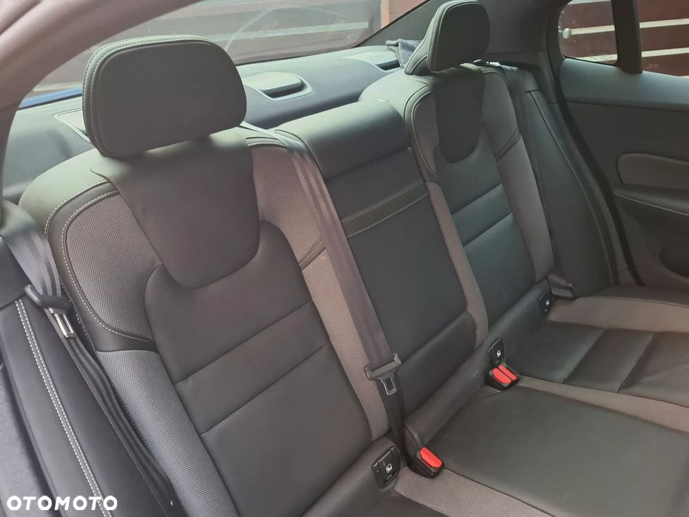 Volvo S60 B5 B AWD R-Design - 21