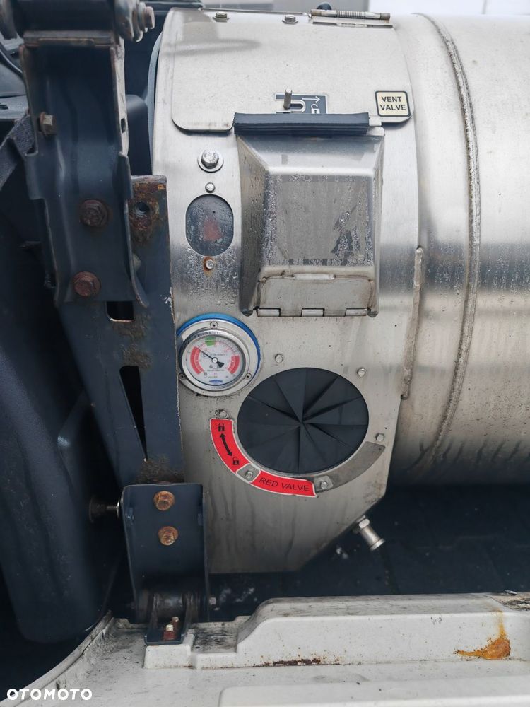 PRAWY ZBIORNIK LNG GAZU ZIEMNEGO CHART 598L IVECO S WAY 2020 5802695662 - 5